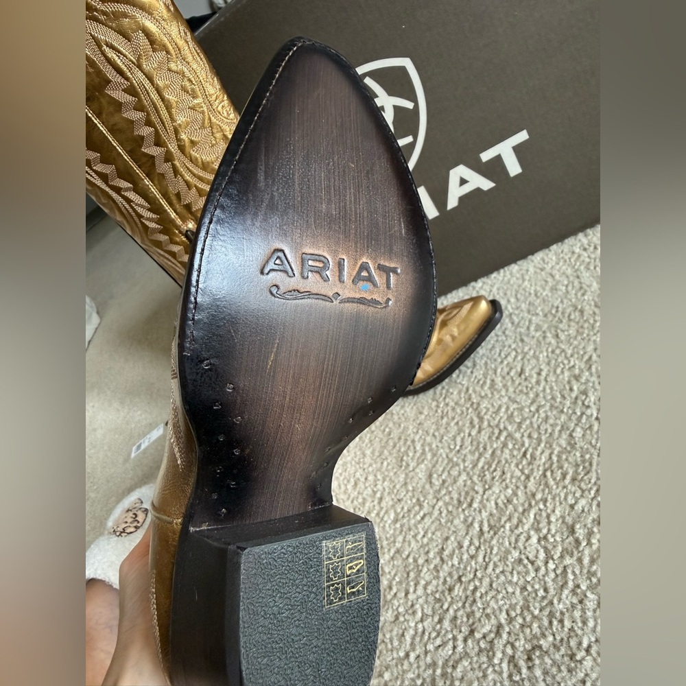 Ariat Casanova boots, Gold, size 9. Never worn and in excellent condition. NWT - Picture 3 of 4